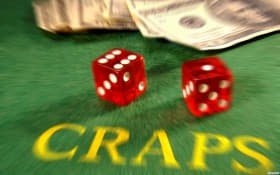 Live Baccarat ဒီလာနှင့် ကာ် ဖြန့်ပေးနေသောမြင်ကွင်း real dealer streaming
